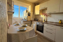 2-к. квартира, ул. М. Жукова, д. 52