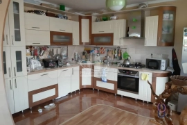 3-к. квартира, 121,7 м², 4/5 эт.