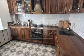 Продается 6комн квартира, ул. Хрустальная, д. 10