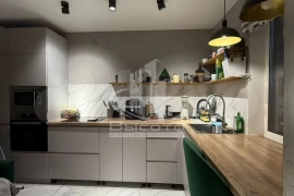 2-к. квартира, ул. Анненки 40к1