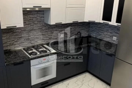 2-к. квартира, ул. Изумрудная, д. 24