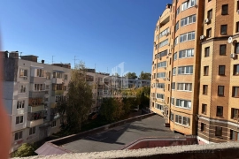 Продается 2-комн. квартира, 64,4 м²


